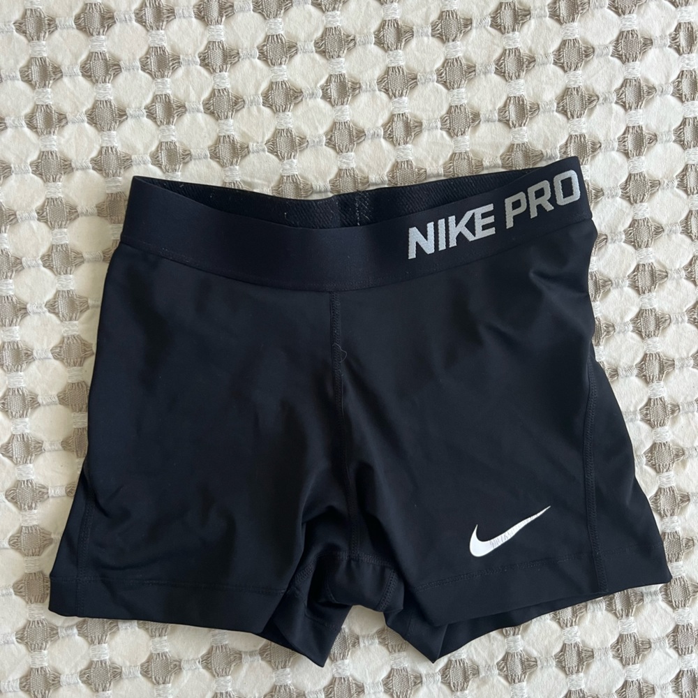 Black Nike Pro